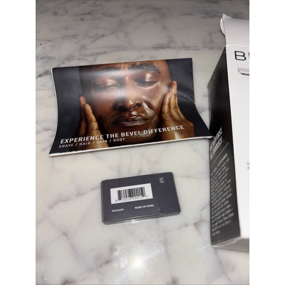 Bevel Shave Safety Razor 1 Razor 10 Blades Open Box - Picture 5 of 8